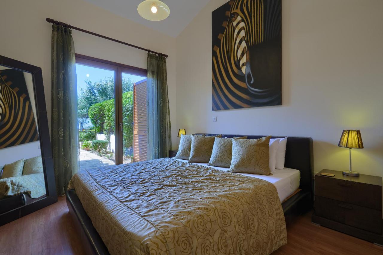 3 Bedroom Villa Madelini With Private Pool, Aphrodite Hills Resort Kouklia Exterior photo